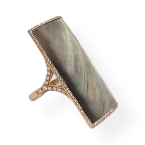 ROSE GOLD RING WITH BLACK MOTHER OF PEARL AND DIAMONDS