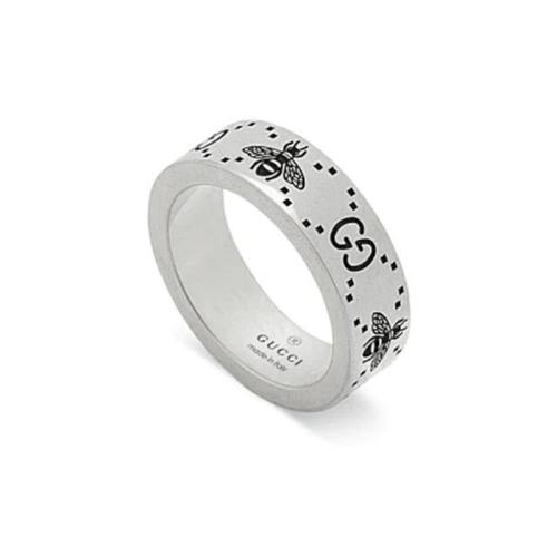 GUCCI RING WITH BEE AND GG ENGRAVING IN SILVER