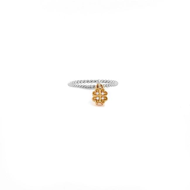 WHITE GOLD RING WITH CLOVER SHAPED PENDANT WITH DIAMONDS